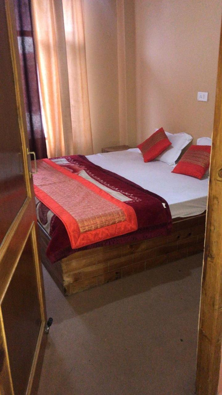 Hotel Kingston Manāli Esterno foto